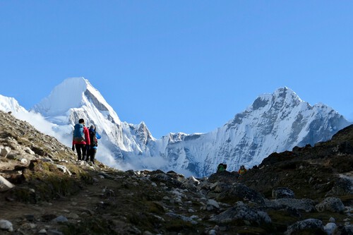 These mountaineers want to climb Everest in seven days using xenon