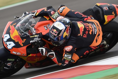 Oliveira, Lowes y Márquez los más rápidos el primer día en Austin ¡con sólo 69 milésimas entre ellos!