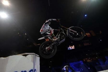 Adam Raga corta la racha de victorias de Toni Bou y vence en Pau