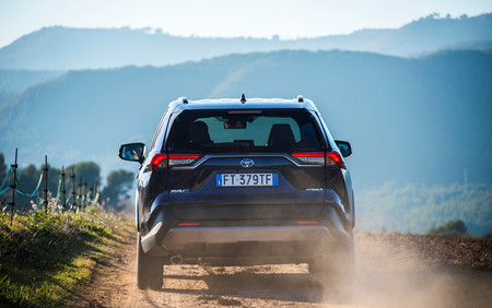 Al volante del Toyota RAV4 2019