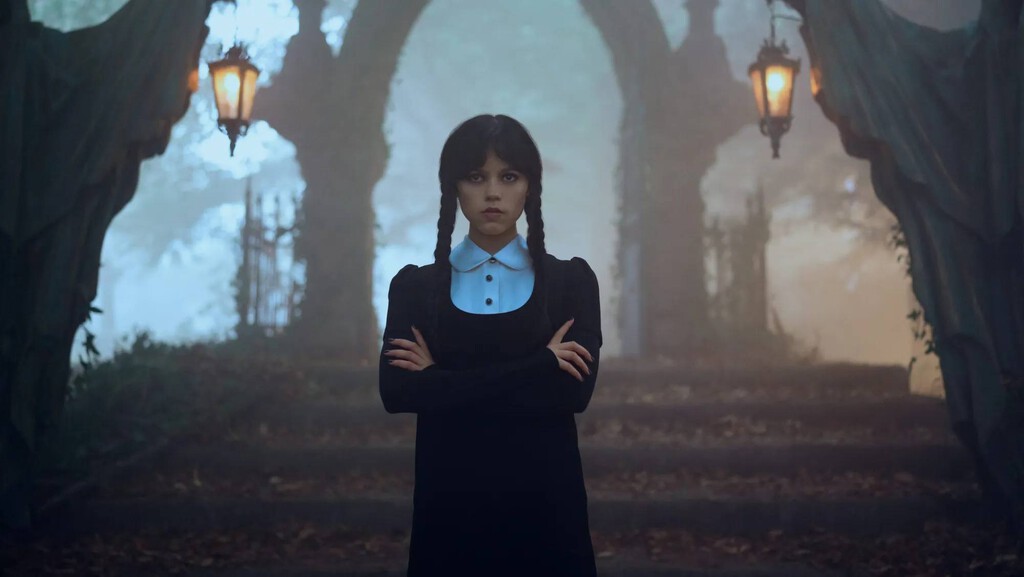 Creo que el éxito de 'Miércoles' radica en que tiene su corazoncito. Y en la temporada 2 late con más fuerza gracias al vínculo de la protagonista y su madre