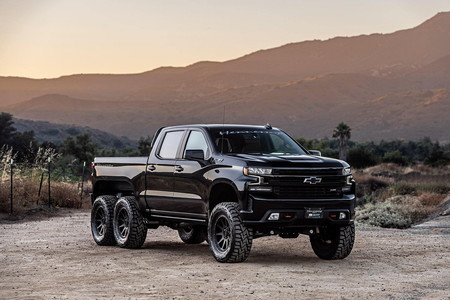 Hennessey convierte a la Cheyenne en Goliath: un delirante monstruo de 6 ruedas y 705 hp
