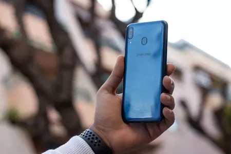 Samsung Galaxy M20, un gama media con 5.000mAh de batería, en oferta en Amazon por 189 euros y envío gratis