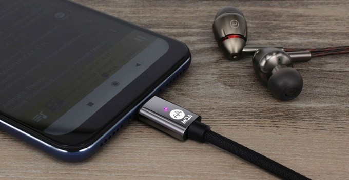 Parece un simple adaptador USB, pero este cable esconde un DAC y un reproductor de música MQA