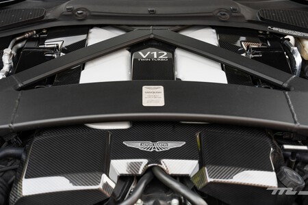Aston Martin Vanquish Volante 2025 Prueba 018