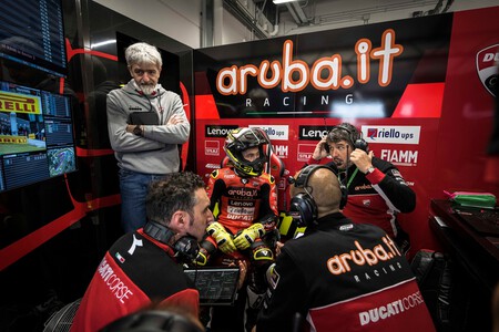 Alvaro Bautista Renueva Con Ducati002
