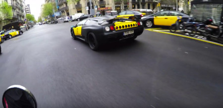 ¿Subirías en un Lamborghini Diablo taxi? Este se ha paseado por Barcelona y esto ha provocado