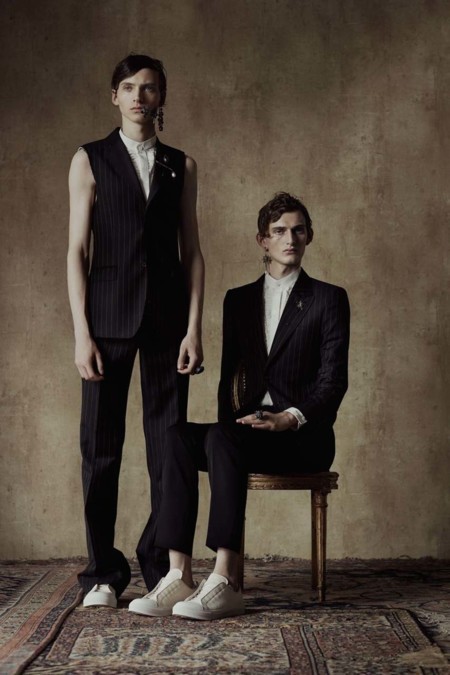 Alexander McQueen revive el espíritu de Savile Row con su colección Spring/Summer 2017