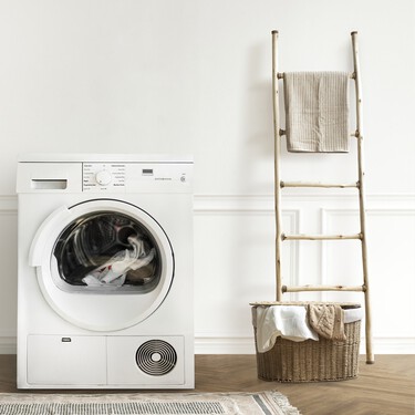 El método japonés que arrasa en Europa para secar la ropa dentro de casa: es infalible