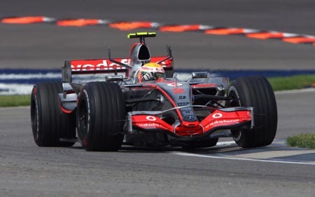 Segunda pole consecutiva para Lewis Hamilton