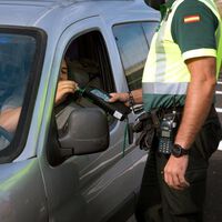 La DGT caza al día a más de 450 conductores positivos en alcohol y otras drogas, con el cannabis y la cocaína a la cabeza 