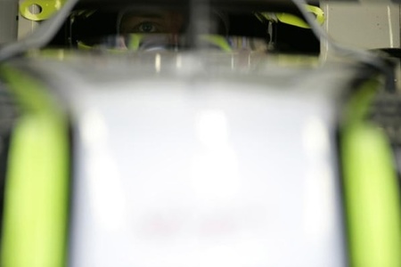 Van llegando los patrocinadores a Brawn GP