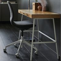 Ahorro de 40 euros por tiempo limitado en este escritorio Lillasen de Ikea: hasta mañana a medianoche cuesta 99 euros