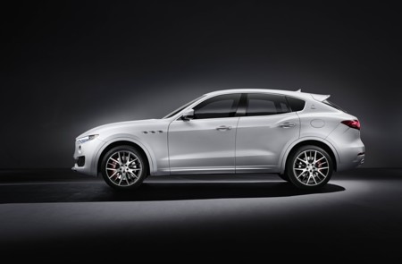 Maserati Levante 2016, estas son las primeras imágenes oficiales