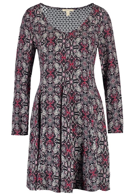 60% de descuento en Zalando: este vestido estampado de Springfield cuesta sólo 10,79 euros con envío gratis
