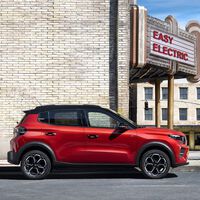 “El futuro del transporte limpio es, sin duda, eléctrico”. Un profesor de Química en la Universidad de Barcelona asegura que el coche eléctrico es la solución al cambio climático