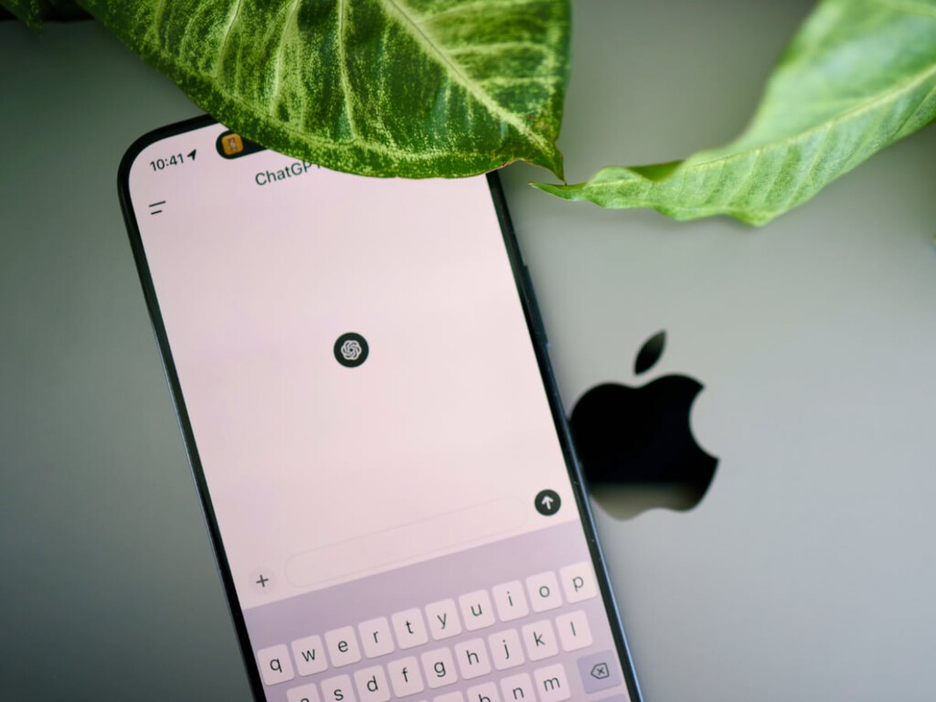 Apple construyó su imperio sobre la privacidad frente a Google y Meta. Ahora tiene un problema: le contamos todo a ChatGPT porque ya no nos sentimos vigilados Apple construyó su imperio sobre la privacidad frente a Google y Meta. Ahora tiene un problema: le contamos todo a ChatGPT porque ya no nos sentimos vigilados