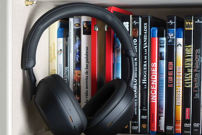 These Sony headphones are very top and cheaper than AirPods Max Gearrice