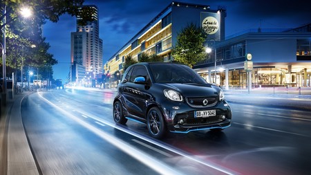 Mercedes-Benz acoge en la familia EQ a los smart EQ fortwo y forfour edition nightsky