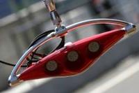 Ferrari seguirá con su semáforo electrónico: una historia con moraleja