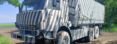 La disparatada guerra de drones en Ucrania ha entrado en una fase insólita: Rusia está escondiendo sus vehículos con pintura