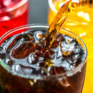 Tu refresco podría costar casi el doble en 2026: así quedaría el nuevo impuesto en México
