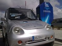 Llama por teléfono o recarga las baterías de tu coche eléctrico en Madrid