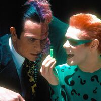 "Os quejáis de mí para luego ponerle pezones al traje, que os jodan". Tim Burton no ha olvidado todas las críticas que tuvo que aguantar por su Batman "oscuro"