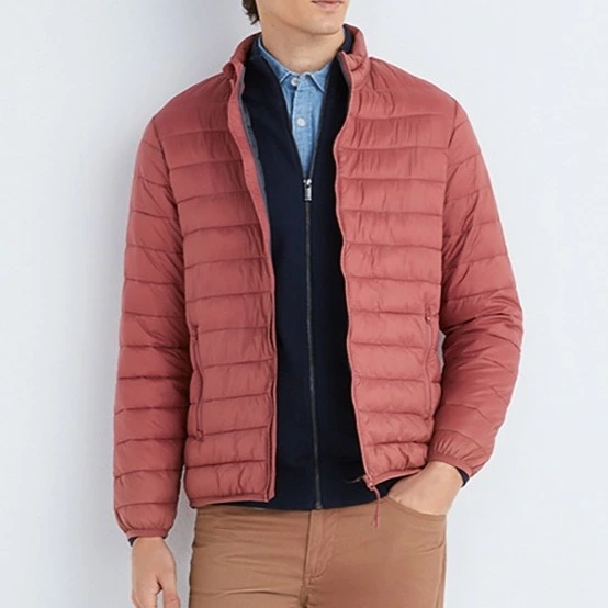 Unit Chaqueta acolchada ligera de hombre con relleno reciclado