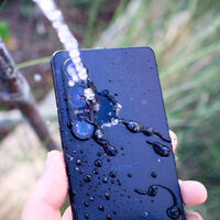 No pensamos en cómo afecta el color de nuestro móvil a su calentamiento, y quizás es la solución a nuestros problemas  