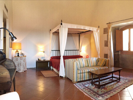 Parador De Cardona Suite