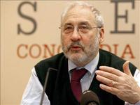 Stiglitz: “Estamos entre la espada y la pared”