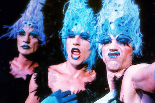 Muchos recordarán a Terence Stamp por 'Superman', yo lo haré por cómo llenó el cine de diversidad y fantasía queer con 'Las aventuras de Priscilla, reina del desierto' 