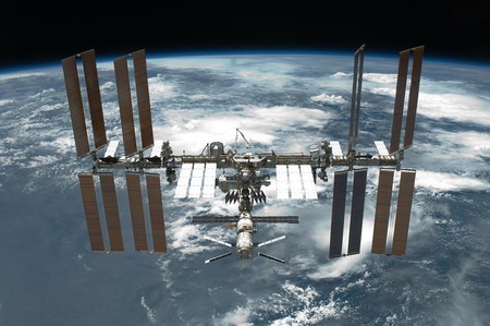La Estación Espacial Internacional podría recibir a sus tres primeros turistas en 2021
