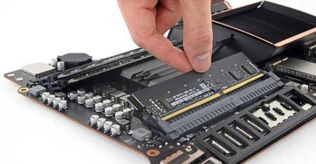 RAM の交換に関してはそれほど謎はなく、実際、どの顧客でも行うことができます。