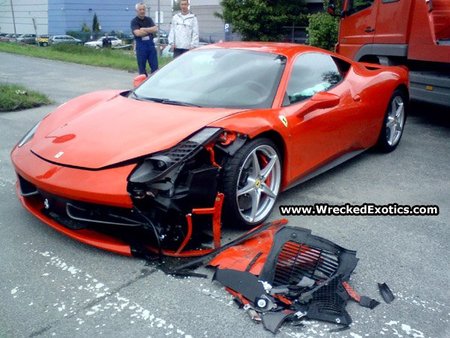 Ferrari 458 Italia accidentado