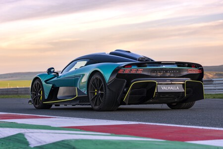 Aston Martin Valhalla