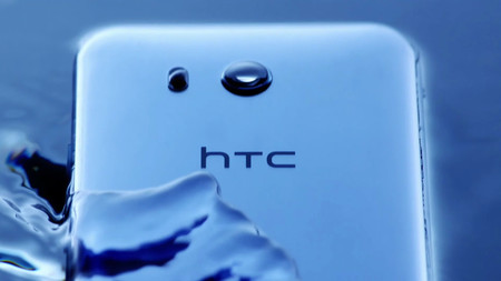 Las aplicaciones de HTC eliminadas comienzan a volver a Google Play, el fabricante explica el motivo