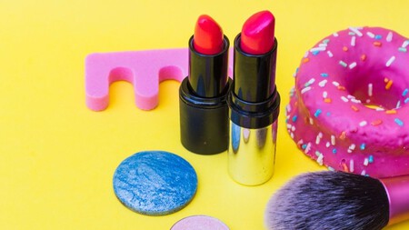 Robert Grill entra al mundo del maquillaje y muestra una curiosa estrategia que algunas marcas aplican en tiempos difíciles