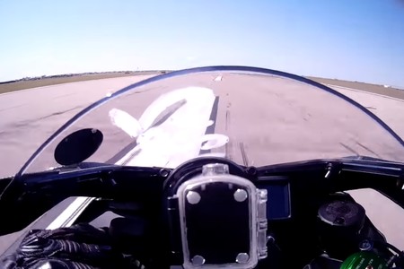 Así se convierte una Kawasaki Ninja H2 en un monstruo de récord: 323 cv y 368,70 km/h