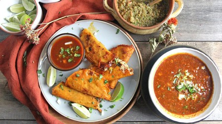 Birria jalisciense, uchepos y pescado zarandeado: recetas del occidente de México para tu noche mexicana