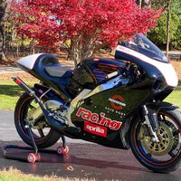 La Aprilia RS250 es historia noventera de las motos. Y ahora es un capricho muy barato