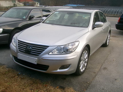 Hyundai Genesis Sedán