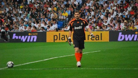 ¡Qué Iker Casillas no ha puesto los cuernos a Sara, boludos!