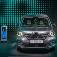 El nuevo Renault Kangoo Furgón estrena versión eléctrica E-Tech con 265 km de autonomía y un lateral que se abre por completo