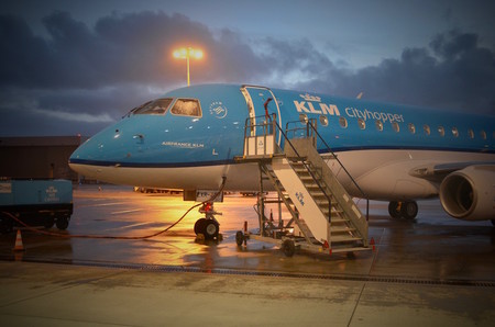 KLM abandona LinkedIn como herramienta de atención al cliente, WhatsApp y Messenger son el futuro