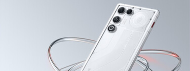 Celular gamer delgado con 16 GB de RAM y refrigeración líquida. Tiene ventilador RGB 