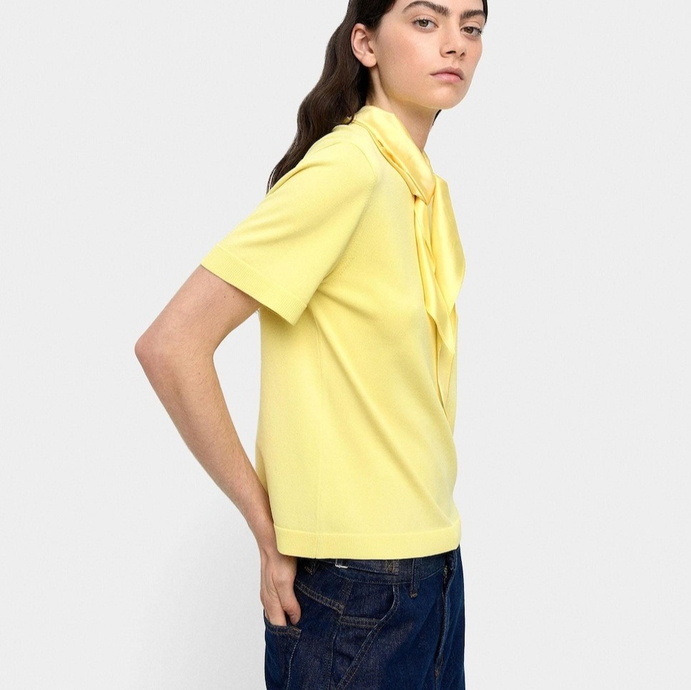 Parfois
Jersey de mujer de manga corta con detalle de pañuelo satinado