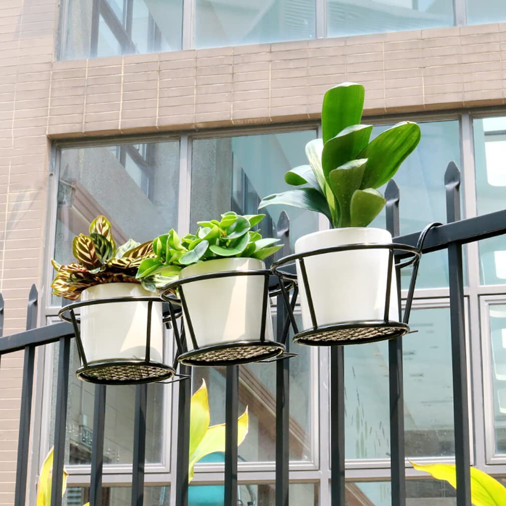 Diez maceteros perfectos para colocar tus plantas con flores en la