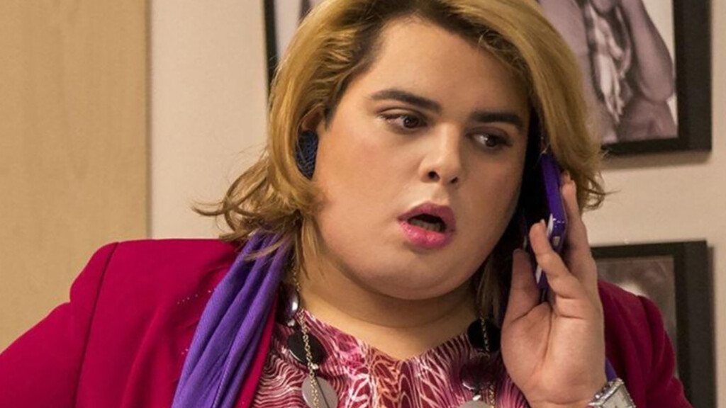 Brays Efe, la estrella de 'Paquita Salas', se pronuncia sobre el éxito de 'La bola negra' y la nueva etapa de los Javis en Hollywood: "Son míos"
